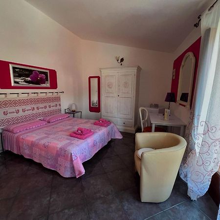 טאולאדה Locazioni Brevi La Rosaviola Guest Rooms מראה חיצוני תמונה