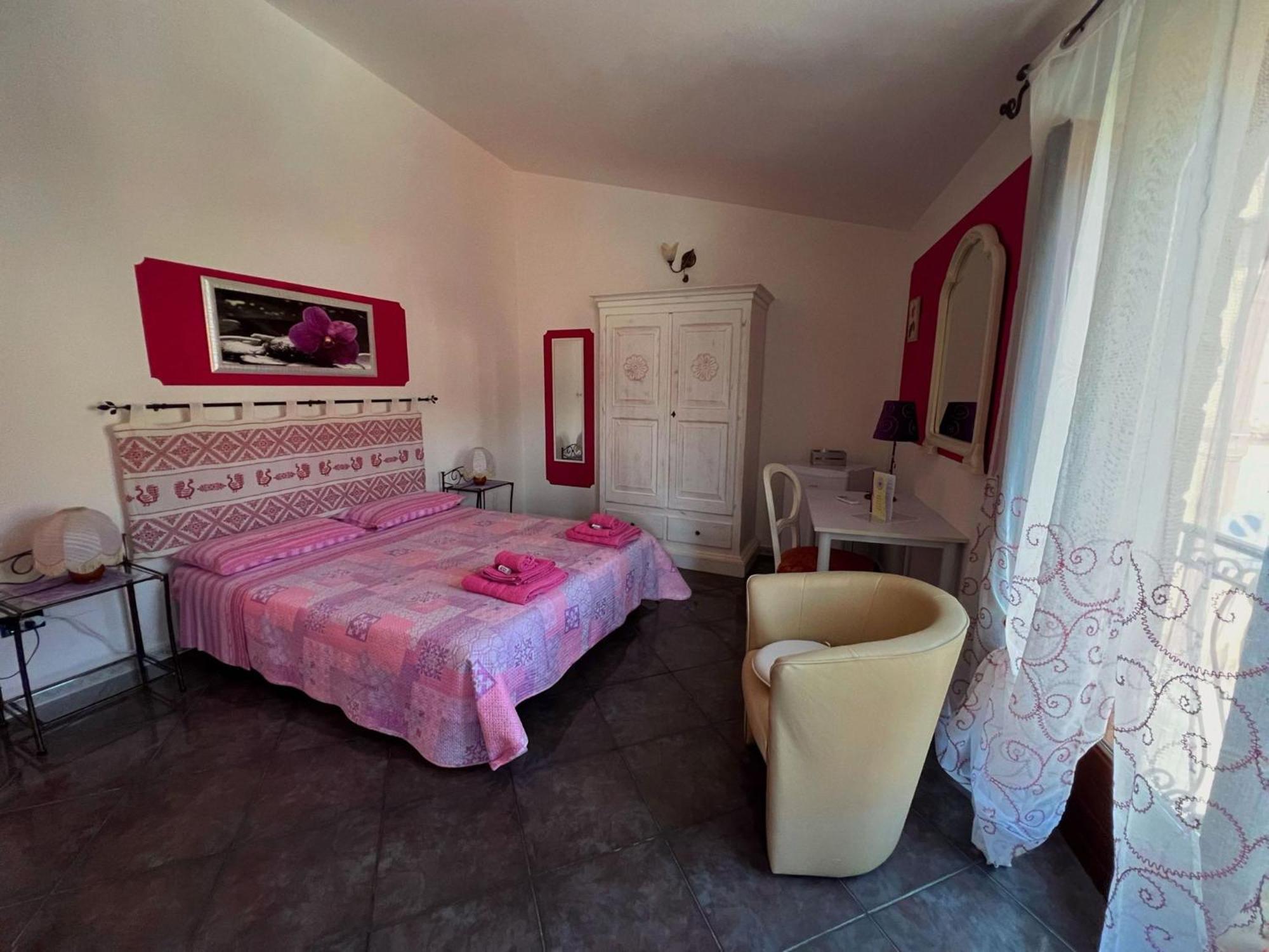 טאולאדה Locazioni Brevi La Rosaviola Guest Rooms מראה חיצוני תמונה